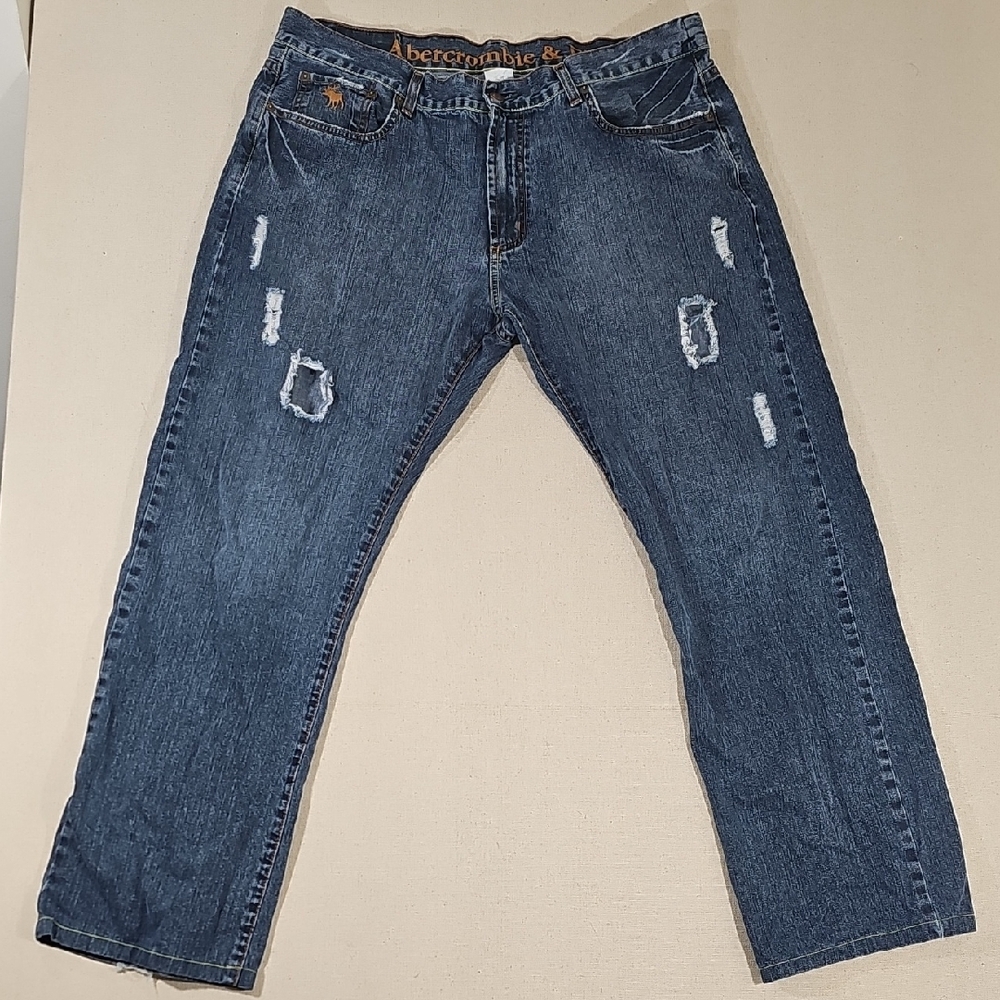 Abercrombie & Fitch Men's Relaxed Jeans in Indigo